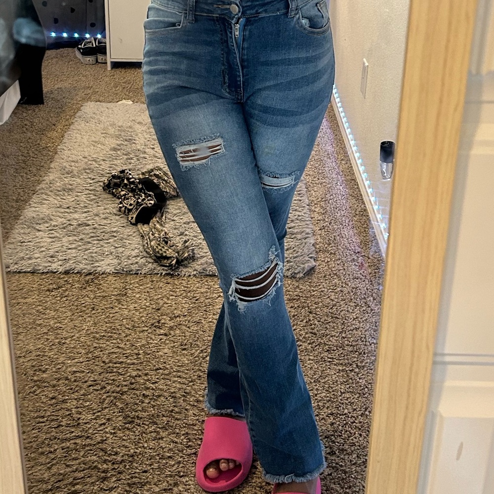 Mid waisted Straight Leg Jeans
